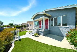 3305 W 27th St in Los Angeles, CA - Foto de edificio - Building Photo
