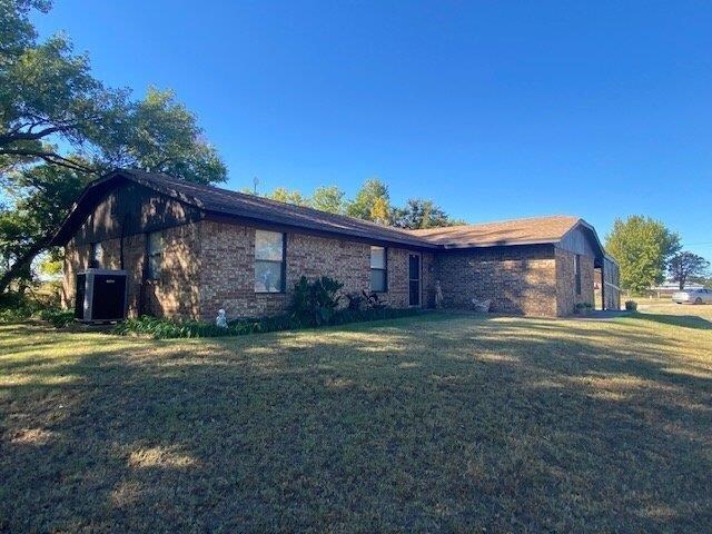 6105 SE Bishop Rd in Lawton, OK - Foto de edificio