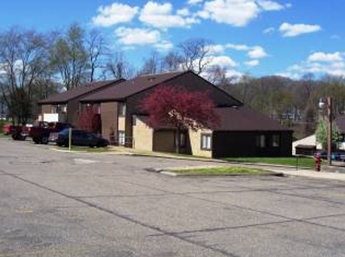 New Martinsville Villas in New Martinsville, WV - Building Photo