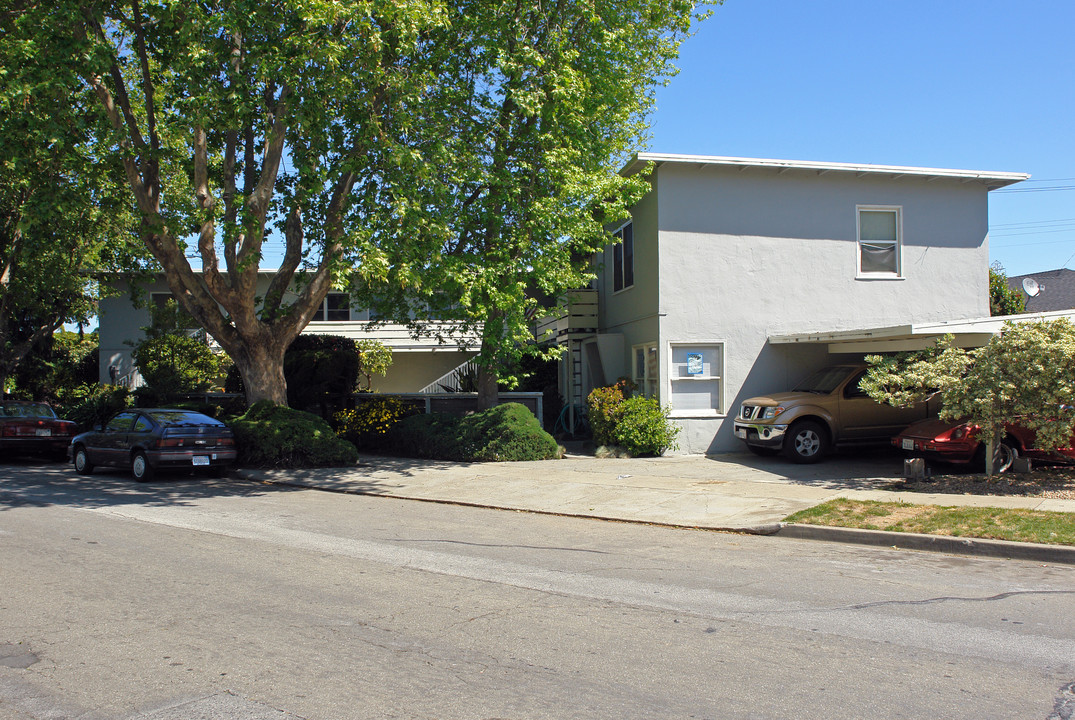 476 Bloomfield Rd in Burlingame, CA - Foto de edificio