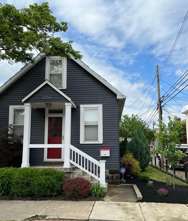 204 Jackson St in Columbus, OH - Building Photo