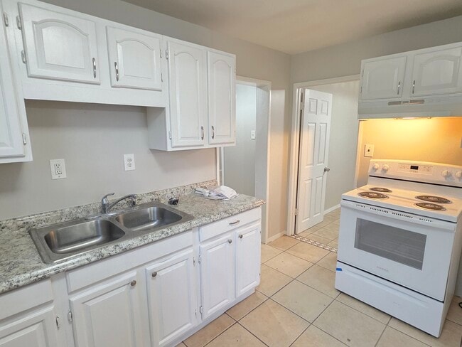 141 E Ash Ave in Casa Grande, AZ - Foto de edificio - Building Photo