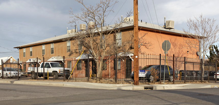 3900 11th St NW in Albuquerque, NM - Building Photo - Building Photo