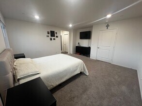28388 Memory Ln in Winchester, CA - Building Photo - Building Photo