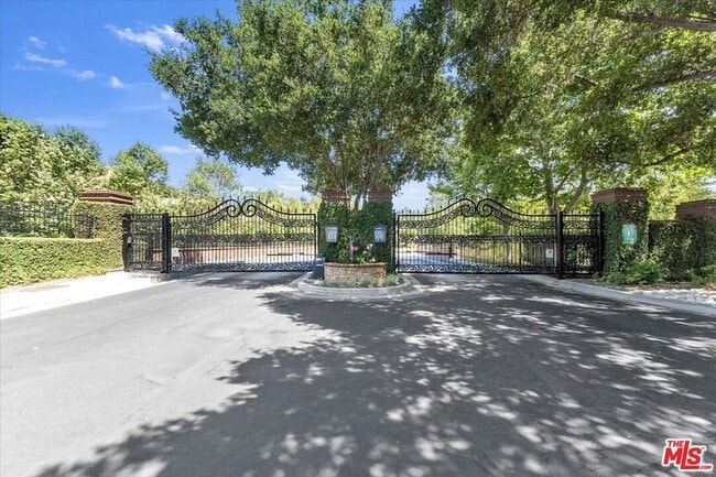1535 Verde Ridge Ln in Thousand Oaks, CA - Foto de edificio - Building Photo