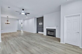 2808 Cedar Ridge Ln in Fort Worth, TX - Building Photo - Building Photo