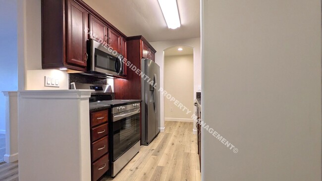 4570 54th St in San Diego, CA - Foto de edificio - Building Photo