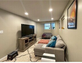 2730 N Wilton Ave, Unit G in Chicago, IL - Foto de edificio - Building Photo