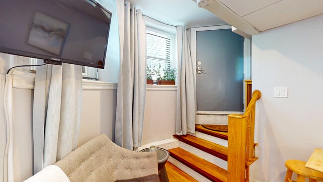 1029 Beacon St in Brookline, MA - Building Photo - Building Photo