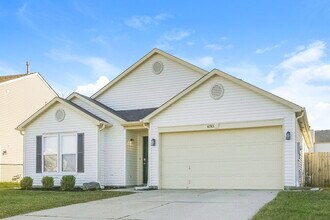 6785 W Stansbury Blvd in McCordsville, IN - Building Photo - Building Photo