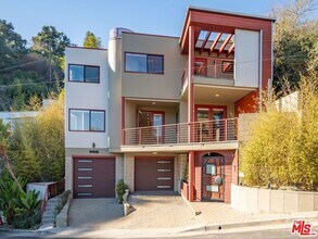 2222 Bancroft Ave in Los Angeles, CA - Building Photo - Building Photo