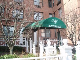 25 W Elm St in Greenwich, CT - Building Photo