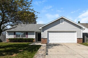 14 Lake Dr N in Brownsburg, IN - Building Photo