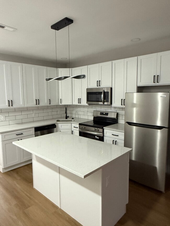 638 N 63rd St, Unit 2