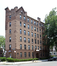 101 Marine Ave in Brooklyn, NY - Foto de edificio - Building Photo