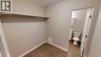 9926-9105 105 Ave in Grande Prairie, AB - Building Photo - Building Photo