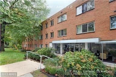 2710 Macomb St NW-Unit -Apt 112 in Washington, DC - Building Photo
