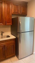 3919 Adcock Ln, Unit B in Palm Springs, FL - Foto de edificio - Building Photo