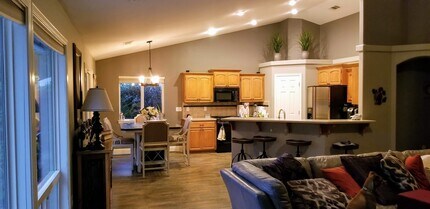 3019 Rush Creek Ct in Redding, CA - Building Photo - Building Photo