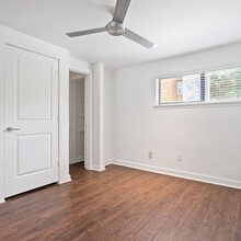 Live Montrose 1717 Norfolk in Houston, TX - Building Photo - Building Photo