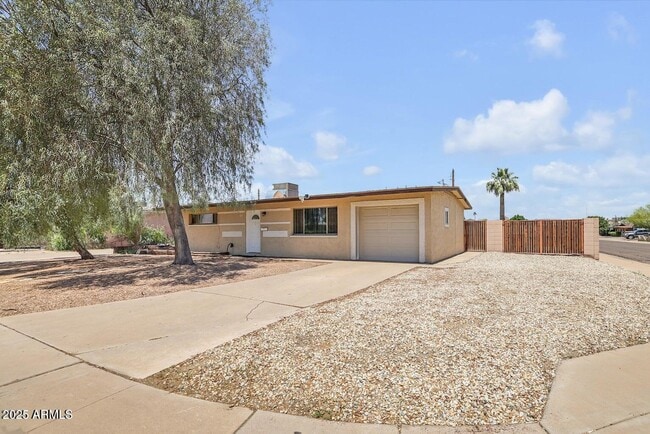 1526 W Huntington Dr in Tempe, AZ - Building Photo - Building Photo