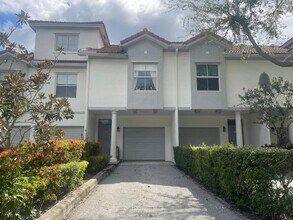 2044 Alta Meadows Ln in Delray Beach, FL - Building Photo - Building Photo