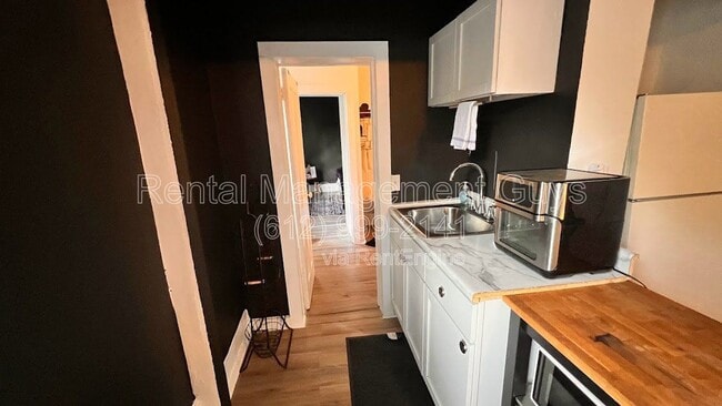 3245 3rd Ave S in Minneapolis, MN - Building Photo - Building Photo