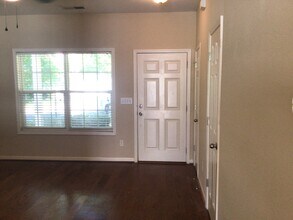 3910 Pepperbush Dr in Greensboro, NC - Building Photo - Building Photo