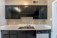Building Photo - The Retreat at Pleasant Valley Apartments in Mobile, Alabama