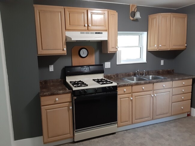 property at 821 S Front St