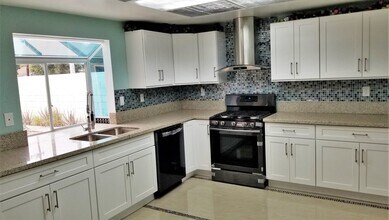 6963 De Soto Ave in Los Angeles, CA - Building Photo - Building Photo