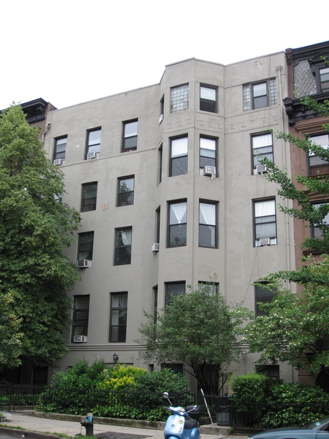 210 Park Pl in Brooklyn, NY - Building Photo - Building Photo