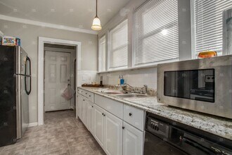 2233 E 69th St in Kansas City, MO - Building Photo - Building Photo