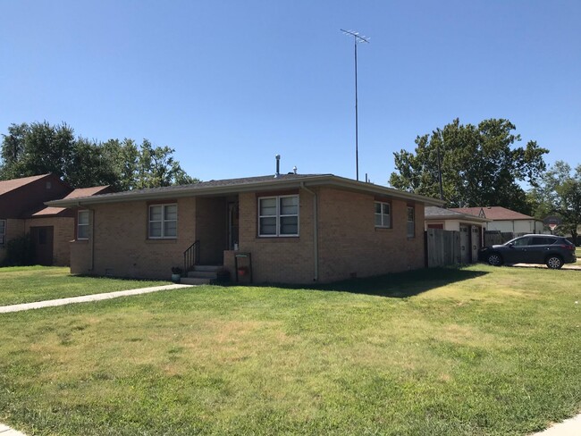 property at 2219 San Domingo St