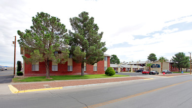 Ashton Parke in El Paso, TX - Foto de edificio - Building Photo