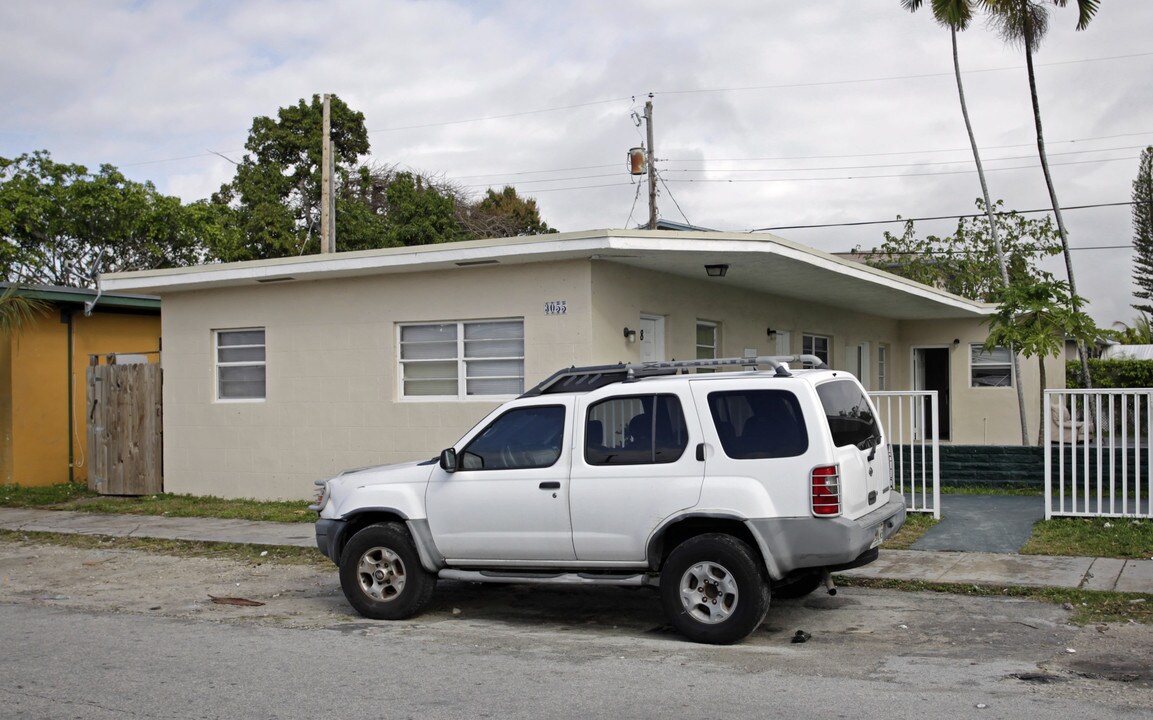 3051-3055 SW 27th Ln in Miami, FL - Building Photo