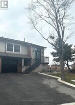 54 Buckland Way in Brampton, ON - Building Photo