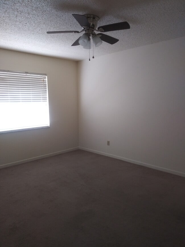 415 NE 27th Ave, Unit C in Ocala, FL - Building Photo - Building Photo