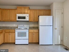 105 Merrill Ct in Stafford, VA - Building Photo - Building Photo