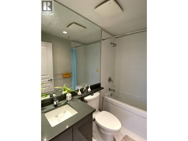 9388 Tomicki Ave in Richmond, BC - Building Photo - Building Photo