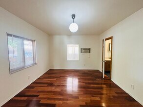 1400 Silver Lake Blvd, Unit A in Los Angeles, CA - Foto de edificio - Building Photo