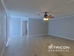 9542 Pebble Glen Ave in Tampa, FL - Building Photo - Building Photo
