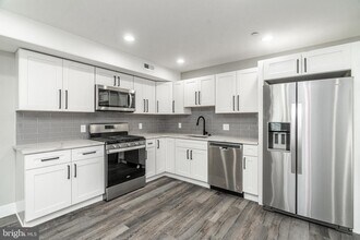 1223 Leopard St-Unit -4 in Philadelphia, PA - Building Photo - Building Photo