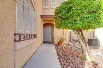 8236 Brilliant Pompon in Las Vegas, NV - Building Photo - Building Photo