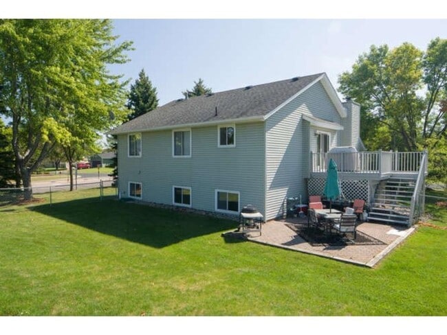 13530 87th Ave N in Maple Grove, MN - Building Photo - Building Photo