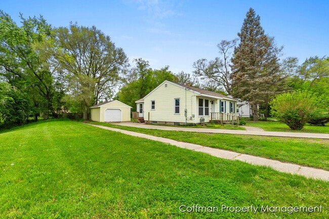 2608 Poe Ave SW in Wyoming, MI - Building Photo - Building Photo