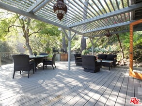 10416 Corfu Ln in Los Angeles, CA - Building Photo - Building Photo