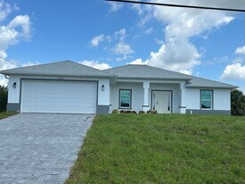 1607 NE 36th Ln in Cape Coral, FL - Building Photo