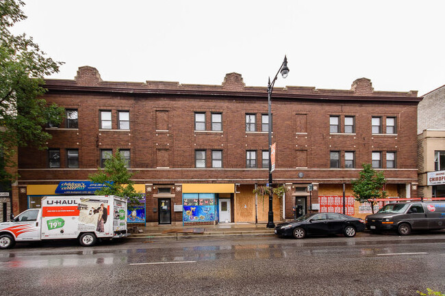 property at 1915 W Irving Park Rd