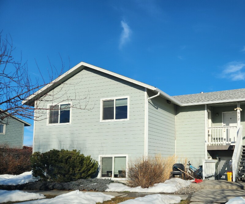 912 Jeanette Pl in Belgrade, MT - Building Photo